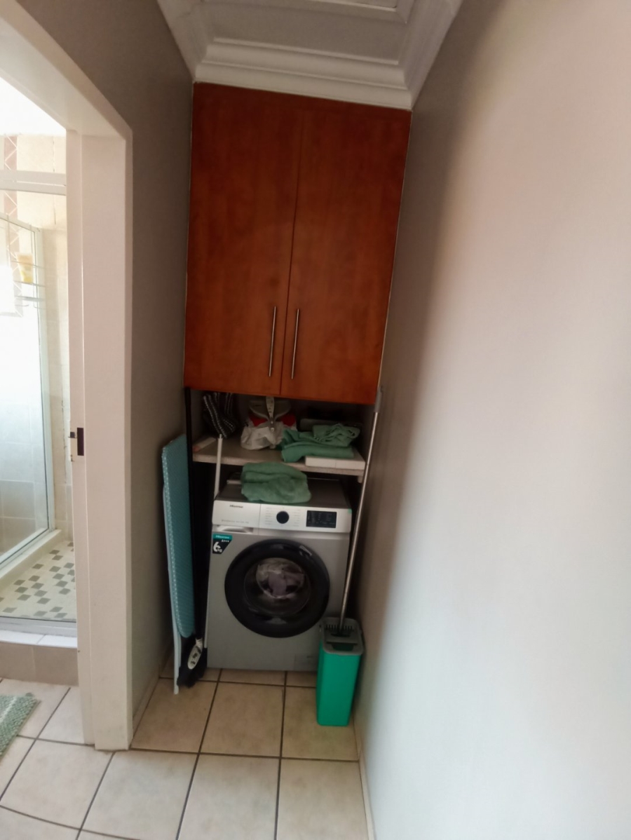 To Let 2 Bedroom Property for Rent in Bult South North West